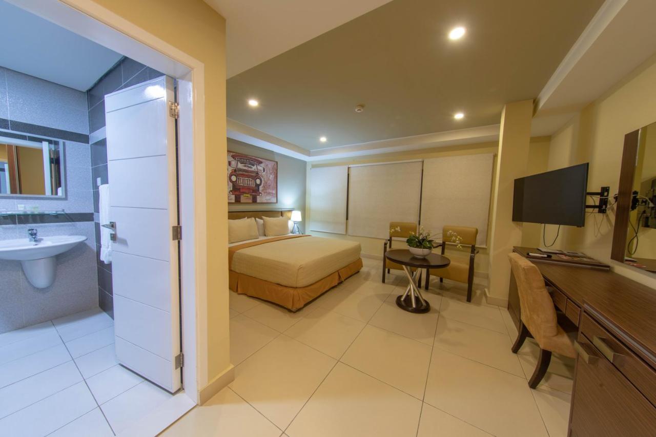 Frankie'S Foods And Rooms Accra Buitenkant foto